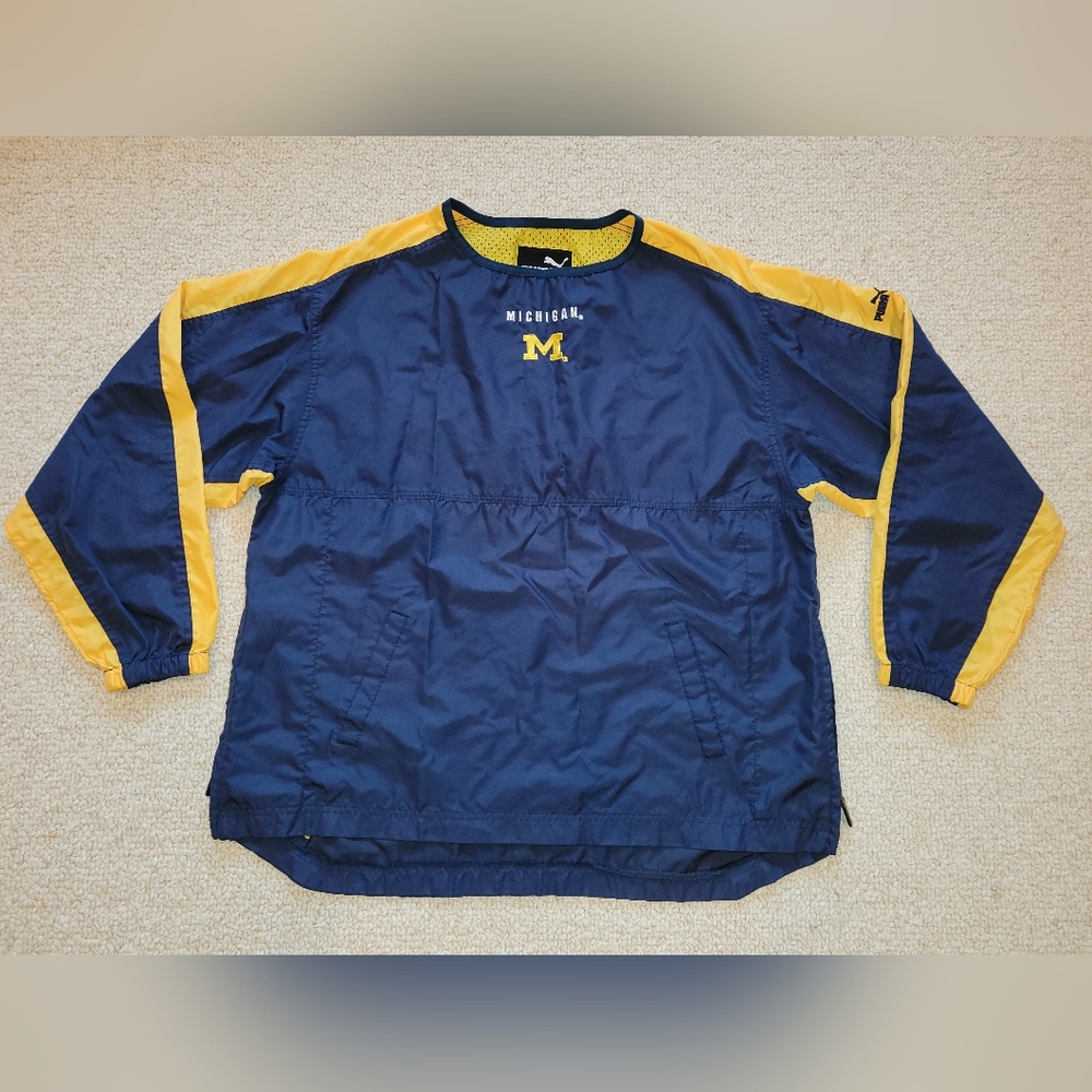 Vintage Michigan Wolverines Pull Over Puma Windbreaker Navy/Maize Size Large.